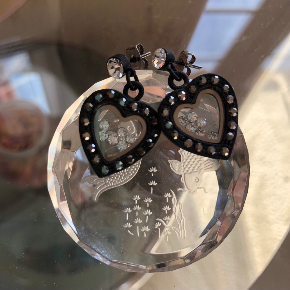 Gothic Glam Heart Earrings!